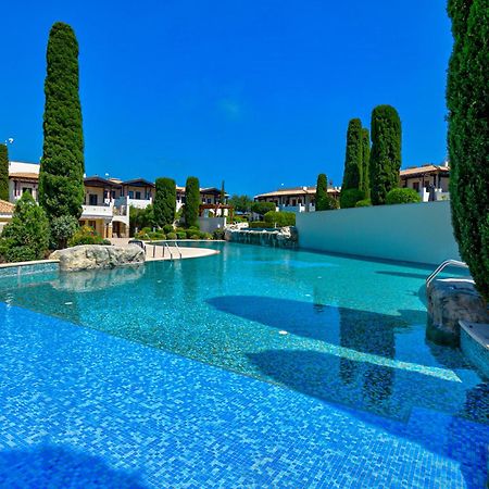 2 Bedroom Apartment Assia With Communal Pool, Aphrodite Hills Resort Kouklia Luaran gambar