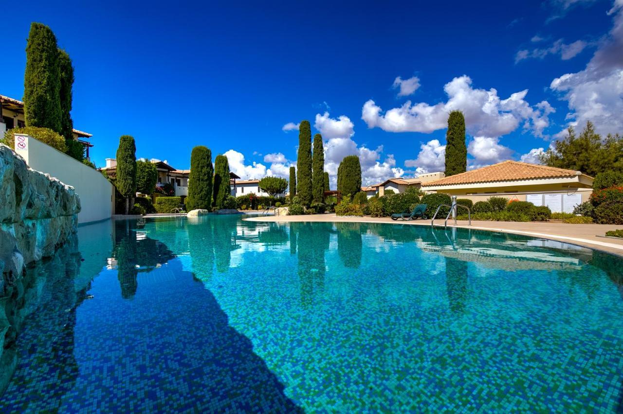 2 Bedroom Apartment Assia With Communal Pool, Aphrodite Hills Resort Kouklia Luaran gambar