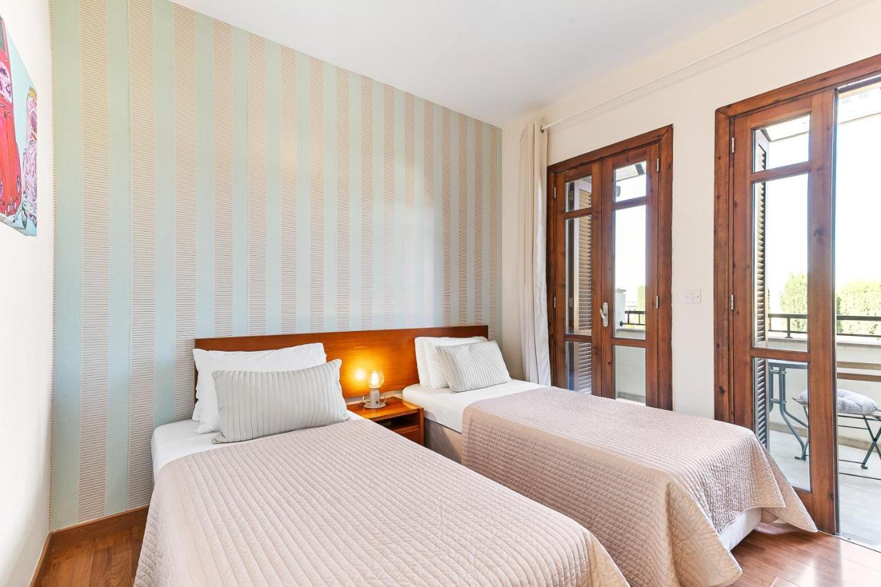 2 Bedroom Apartment Assia With Communal Pool, Aphrodite Hills Resort Kouklia Luaran gambar
