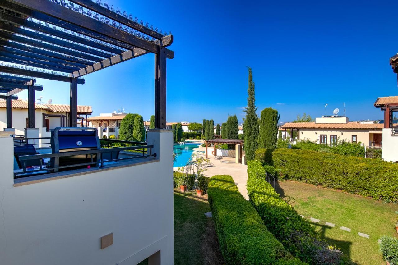 2 Bedroom Apartment Assia With Communal Pool, Aphrodite Hills Resort Kouklia Luaran gambar