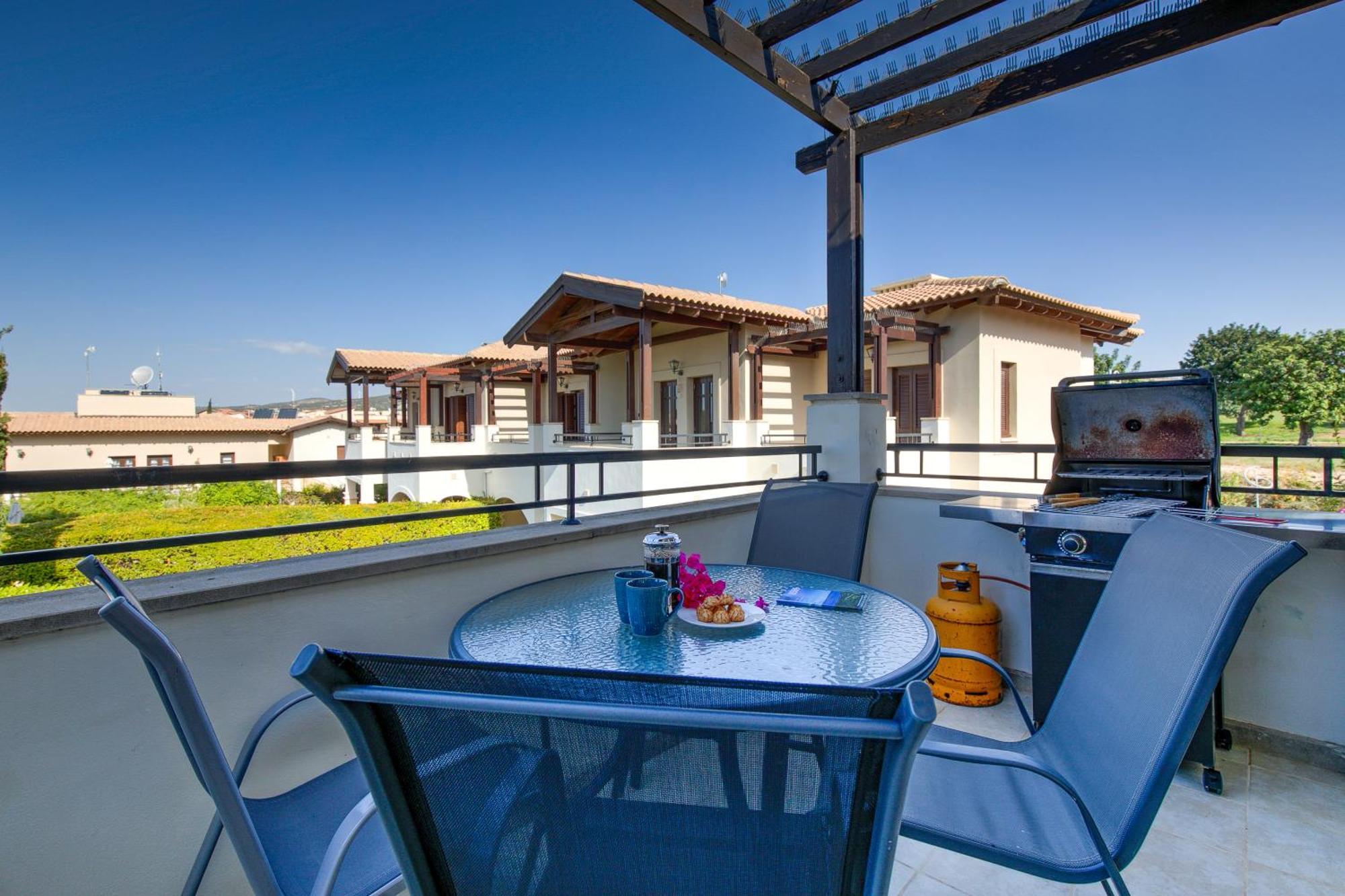 2 Bedroom Apartment Assia With Communal Pool, Aphrodite Hills Resort Kouklia Luaran gambar