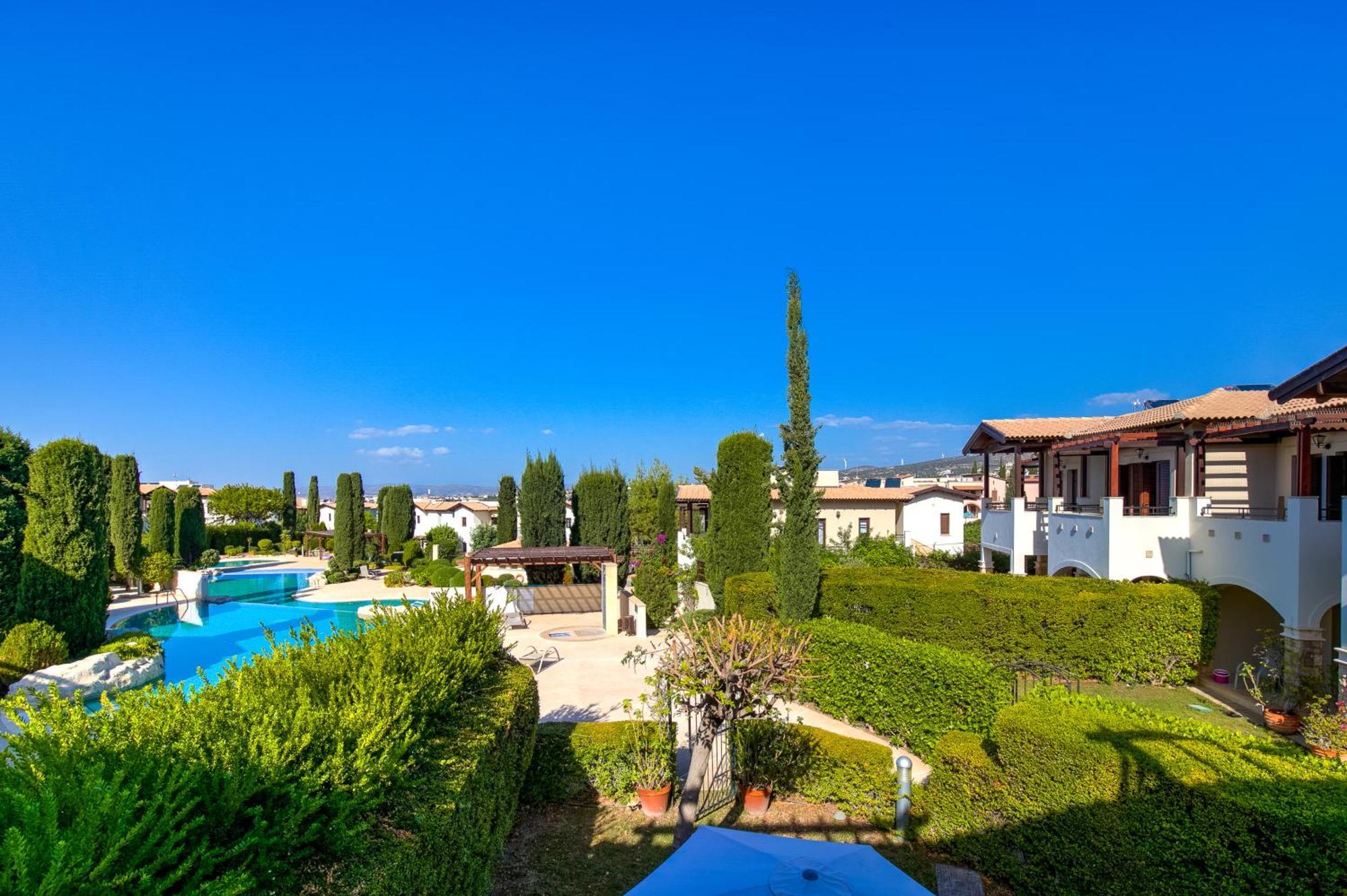 2 Bedroom Apartment Assia With Communal Pool, Aphrodite Hills Resort Kouklia Luaran gambar