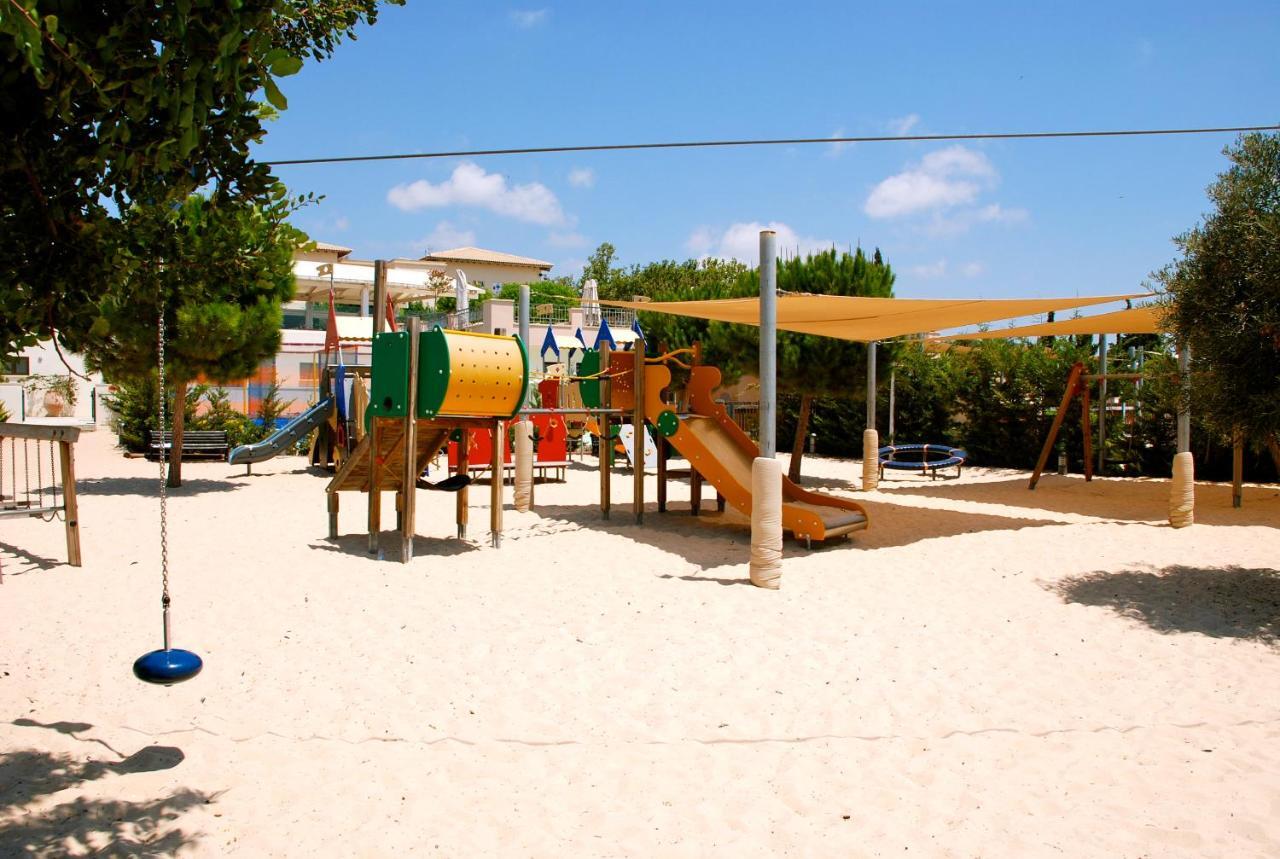 2 Bedroom Apartment Assia With Communal Pool, Aphrodite Hills Resort Kouklia Luaran gambar